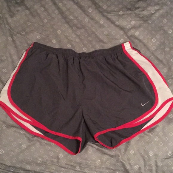nike tempo shorts xl